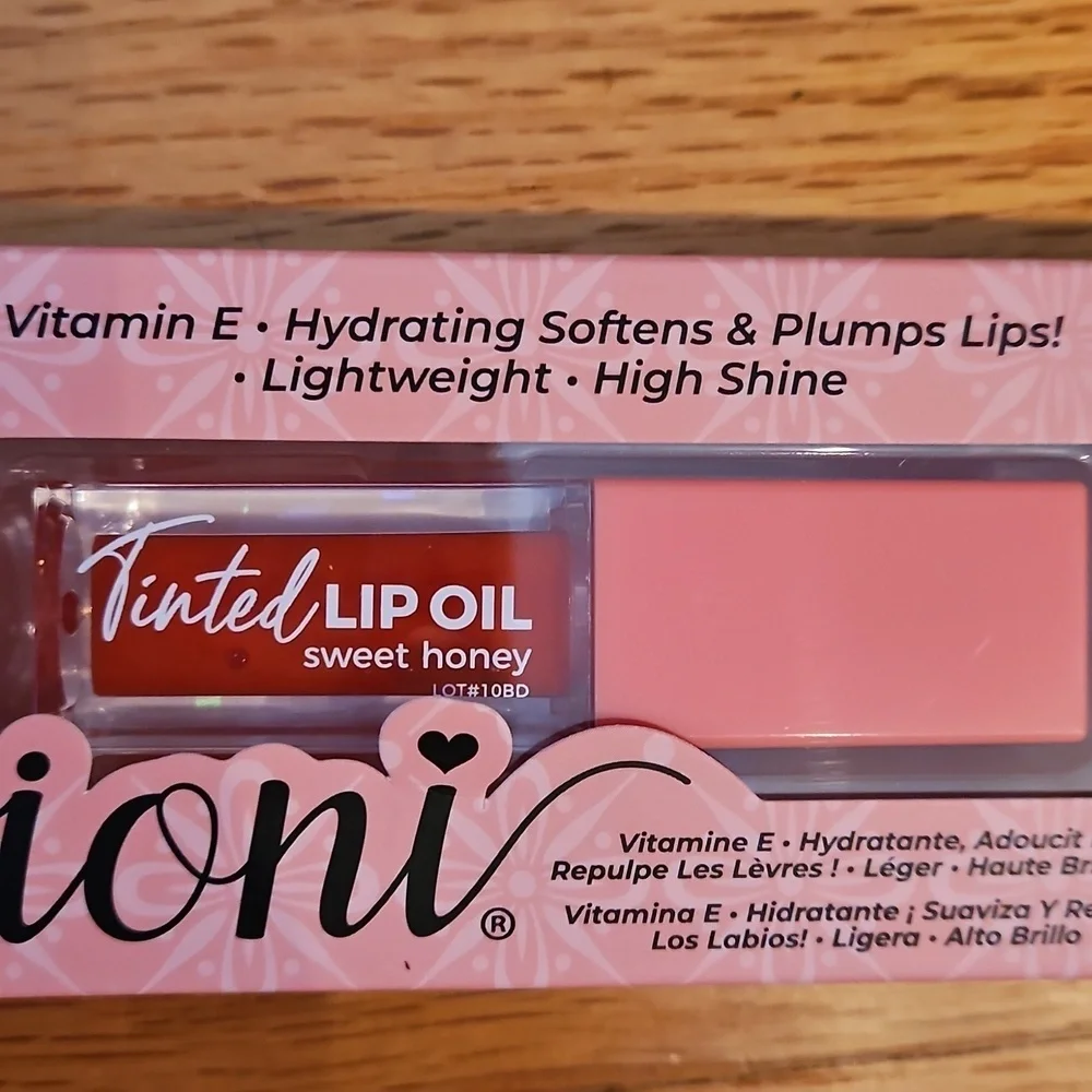 Ioni Sweet Honey Tinted Lip Oil, NWT!